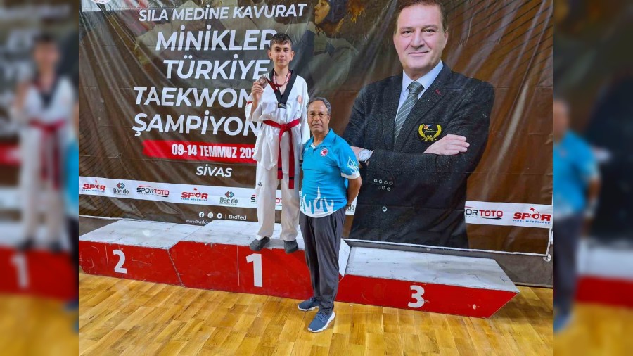 Trkiye Taekwondo ampiyonas'nda Afyonkarahisarl sporcu nc oldu