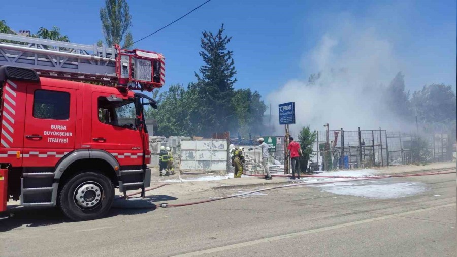 Bursa'da geri dnm tesislerinde byk yangn