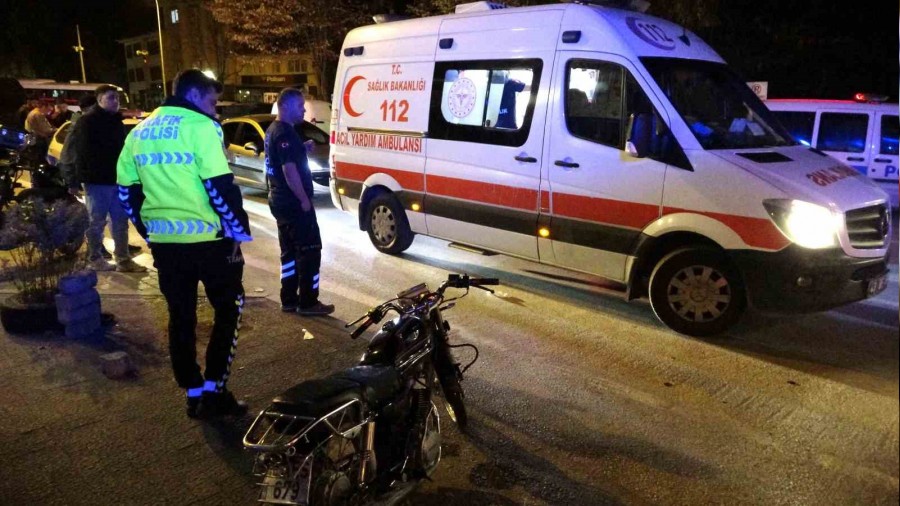 Ktahya'da otomobil ile motosiklet arpt: 2 yaral